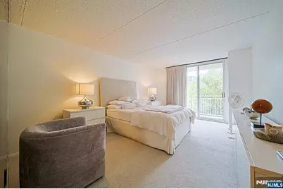 1077 River Road 413 #413, Edgewater, NJ 07020 - Photo 15
