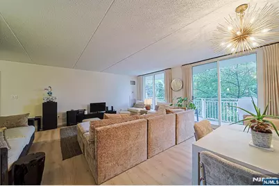 1077 River Road 413 #413, Edgewater, NJ 07020 - Photo 5