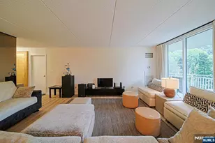 1077 River Road 413, Edgewater, NJ 07020 - Photo 3