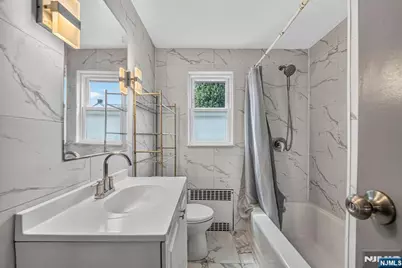 165 Oak Grove Avenue, Hasbrouck Heights, NJ 07604 - Photo 9