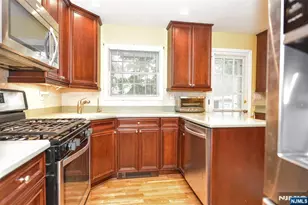 367 S Pleasant Ave, Ridgewood, NJ 07450 - Photo 7