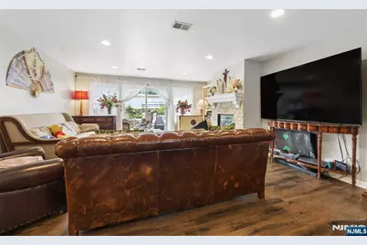 238 Monroe Avenue, Paramus, NJ 07652 - Photo 5
