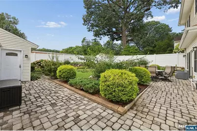 238 Monroe Avenue, Paramus, NJ 07652 - Photo 31