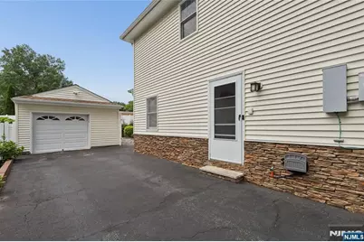 238 Monroe Avenue, Paramus, NJ 07652 - Photo 35