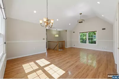 81 Hudson Avenue, Ridgefield Park, NJ 07660 - Photo 17