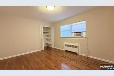 295 Tenafly I #I, Tenafly, NJ 07670 - Photo 5