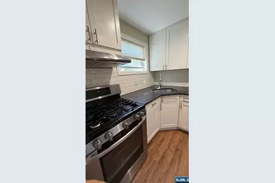 295 Tenafly I #I, Tenafly, NJ 07670 - Photo 3