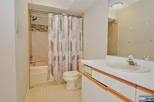 606 Skyline Dr 6, Haledon, NJ 07508 - Photo 17