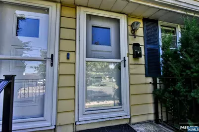 27 Hillcrest Avenue, Lodi, NJ 07644 - Photo 3