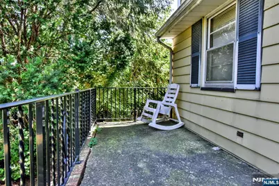 27 Hillcrest Avenue, Lodi, NJ 07644 - Photo 5