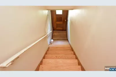 27 Hillcrest Avenue, Lodi, NJ 07644 - Photo 15
