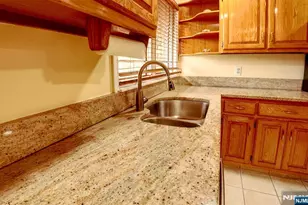 300 Gorge Road 6, Cliffside Park, NJ 07010 - Photo 13
