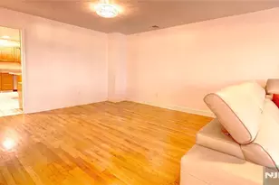 300 Gorge Road 6, Cliffside Park, NJ 07010 - Photo 9