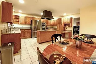 300 Gorge Road 6, Cliffside Park, NJ 07010 - Photo 11