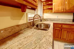 300 Gorge Road 6, Cliffside Park, NJ 07010 - Photo 13