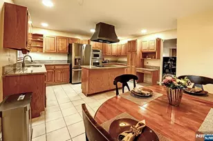 300 Gorge Road 6, Cliffside Park, NJ 07010 - Photo 11