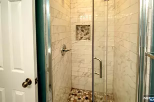 300 Gorge Road 6, Cliffside Park, NJ 07010 - Photo 27