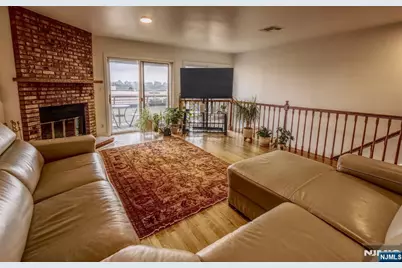 300 Gorge Road 6 #6, Cliffside Park, NJ 07010 - Photo 3