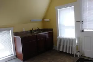 20 Goffle Road 1, Midland Park, NJ 07432 - Photo 7