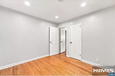 3-27 Kenneth Avenue, Fair Lawn, NJ 07410 - Photo 11