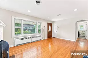 3-27 Kenneth Ave, Fair Lawn, NJ 07410 - Photo 7