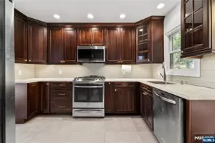 54 Chestnut Ave, Park Ridge, NJ 07656 - Photo 7