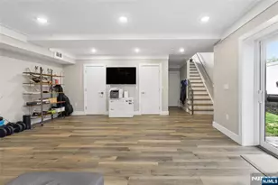 23 Lasher Ln, Edgewater, NJ 07020 - Photo 27