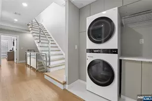 23 Lasher Ln, Edgewater, NJ 07020 - Photo 19