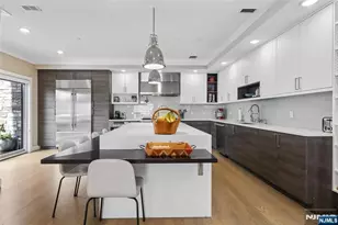 23 Lasher Ln, Edgewater, NJ 07020 - Photo 5