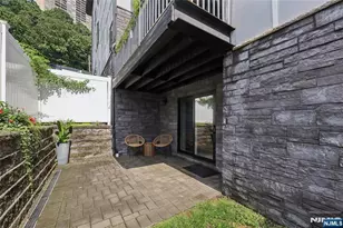 23 Lasher Ln, Edgewater, NJ 07020 - Photo 29