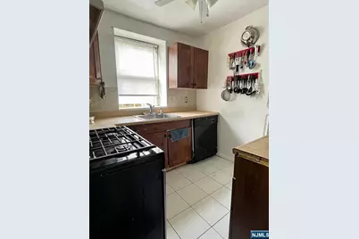 19 Lyons Avenue 203 #203, Newark, NJ 07112 - Photo 9