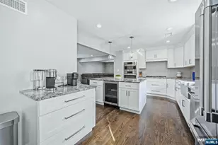 1135 Stonewall Ln, Secaucus, NJ 07094 - Photo 9