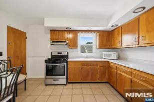 1135 Stonewall Ln, Secaucus, NJ 07094 - Photo 37