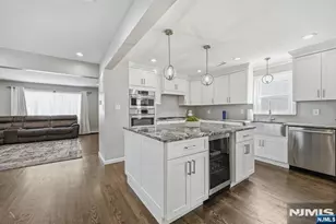 1135 Stonewall Ln, Secaucus, NJ 07094 - Photo 7