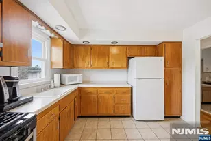1135 Stonewall Ln, Secaucus, NJ 07094 - Photo 35