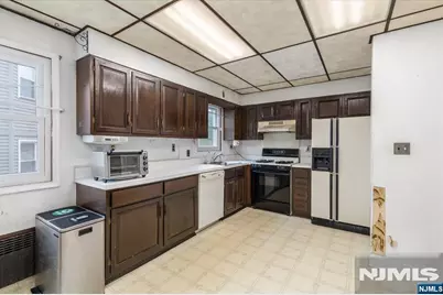 57 Sunderland Avenue, Rutherford, NJ 07070 - Photo 9