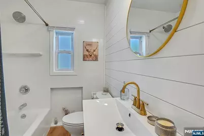 300 Graphic Boulevard, New Milford, NJ 07646 - Photo 19
