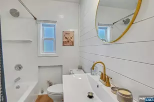 300 Graphic Blvd, New Milford, NJ 07646 - Photo 19