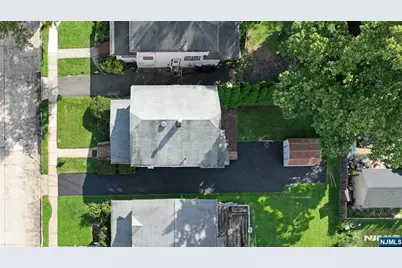 856 Ester Avenue, Teaneck Township, NJ 07666 - Photo 27