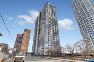 200 Old Palisade Road Th5, Fort Lee, NJ 07024 - Photo 1