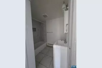 255 Jackson Avenue, Hackensack, NJ 07601 - Photo 9
