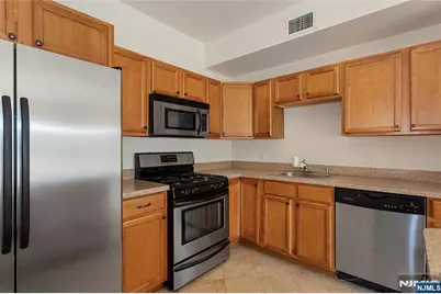 1677 Springfield Avenue 2 #2, Maplewood, NJ 07040 - Photo 5