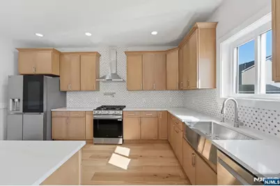 588 Maple Avenue, Saddle Brook Township, NJ 07663 - Photo 7