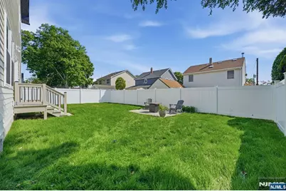 588 Maple Avenue, Saddle Brook Township, NJ 07663 - Photo 21