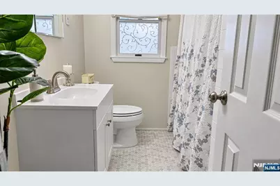 11 Eldorado Court, Rochelle Park Township, NJ 07662 - Photo 15