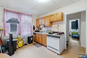 68 Halstead St, Newark, NJ 07106 - Photo 17