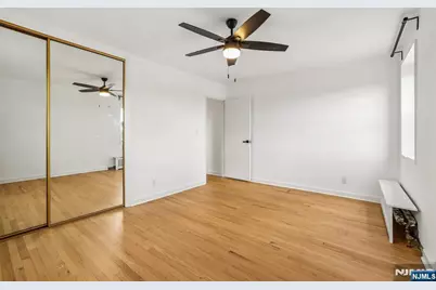 2215 Central 5D #5D, Fort Lee, NJ 07024 - Photo 11