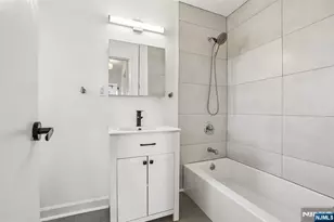 2215 Central 5D, Fort Lee, NJ 07024 - Photo 9