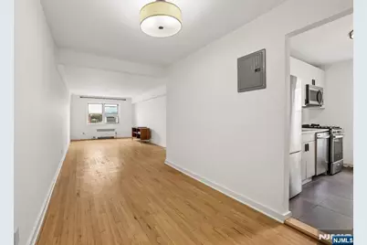 2215 Central 5D #5D, Fort Lee, NJ 07024 - Photo 5