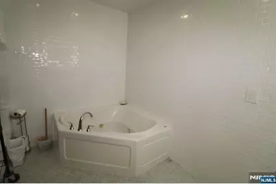 411-419 Chestnut 3C #3C, Newark, NJ 07105 - Photo 15